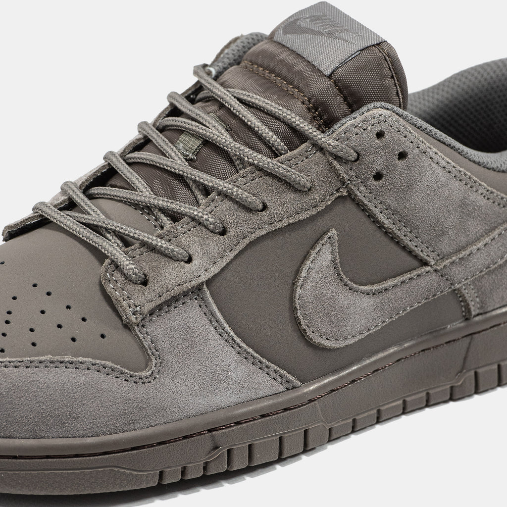 Nike SB Dunk Low Grey