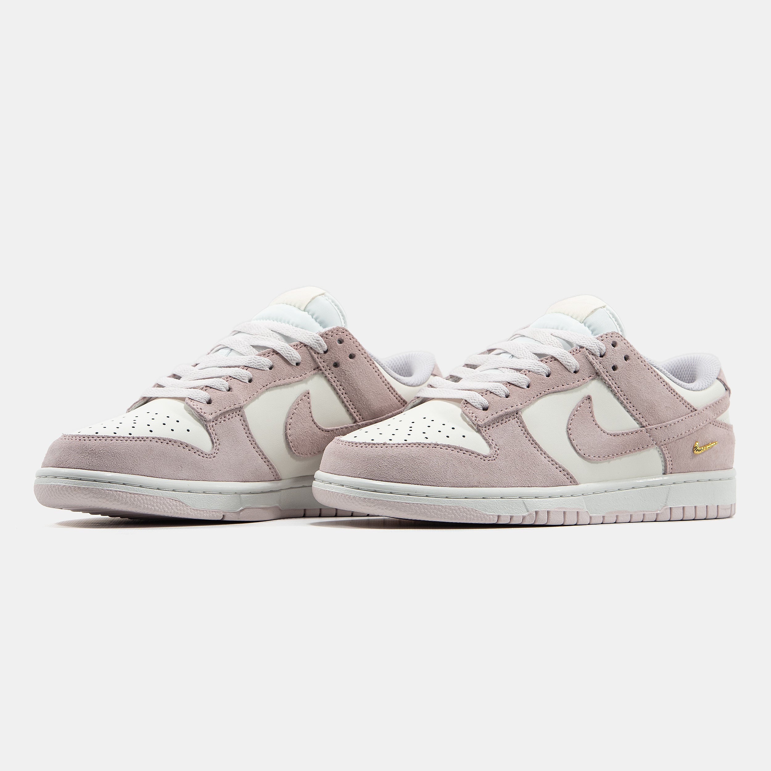 Nike SB Dunk Low Pink