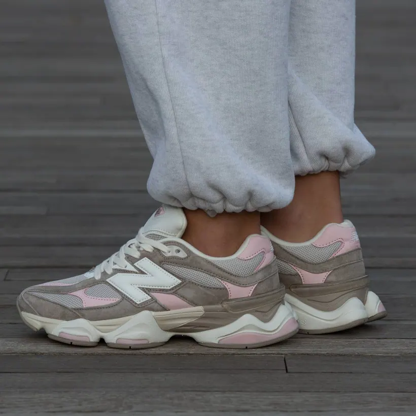 New Balance 9060 Brown Rose