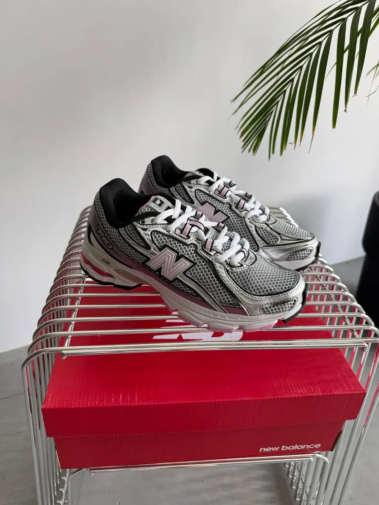 New Balance 740
