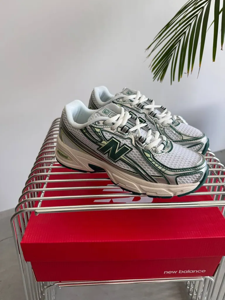New Balance 740v2
