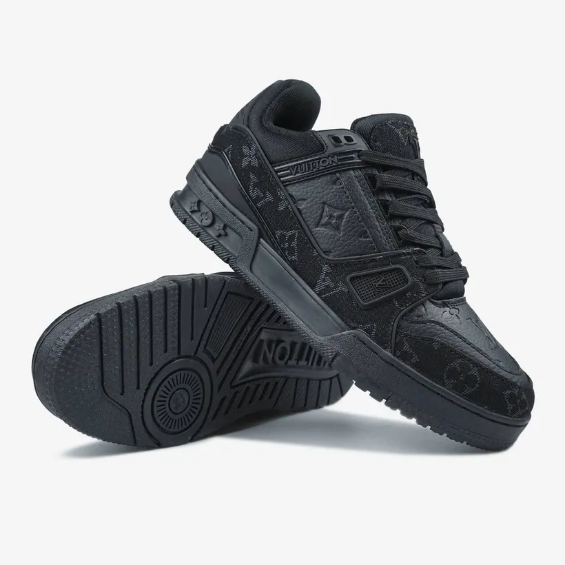 Louis Vuitton Trainer Total Black