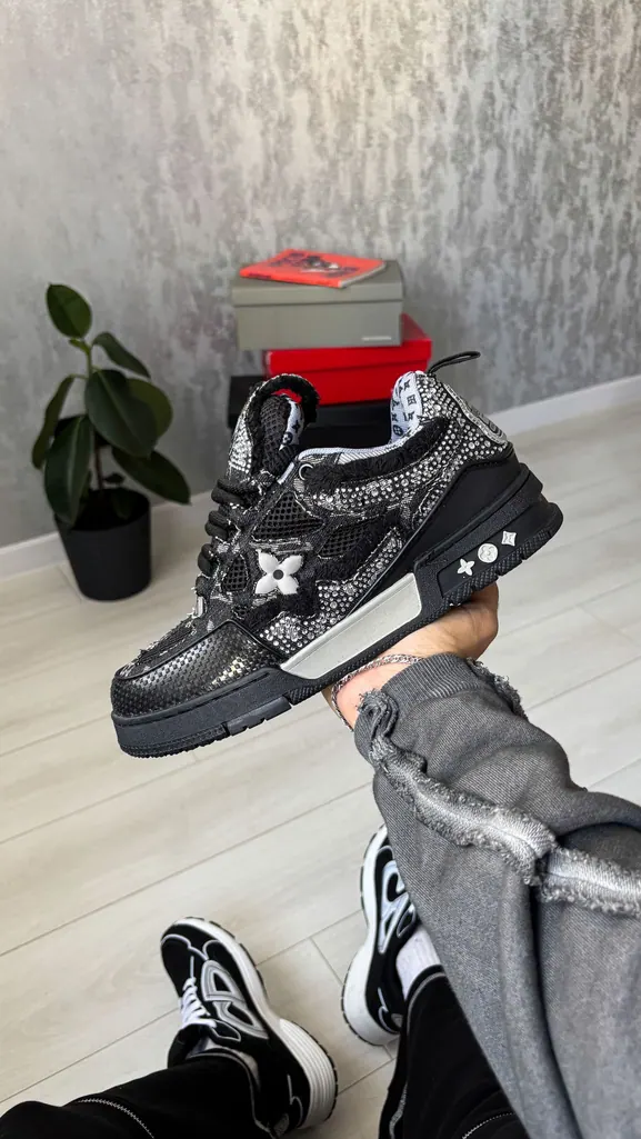 Louis Vuitton Skate 'Black Swarovski Monogram'