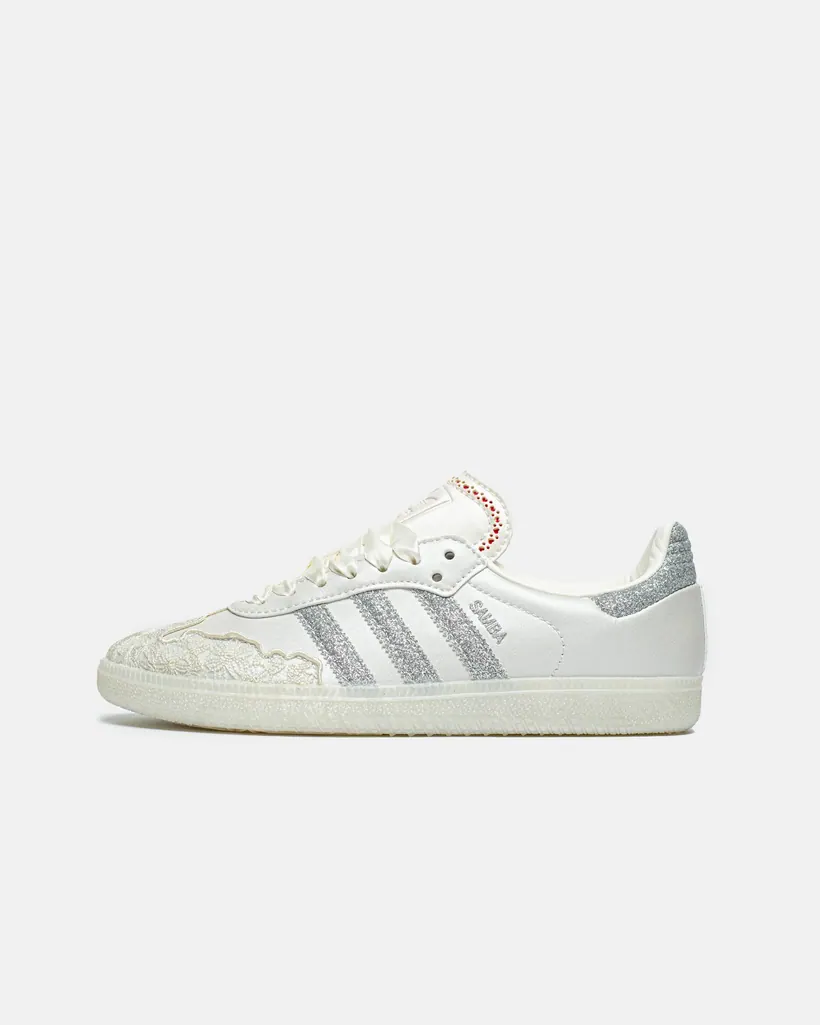Samba ʼValentine’s Day Chalk White, Metallic Silver