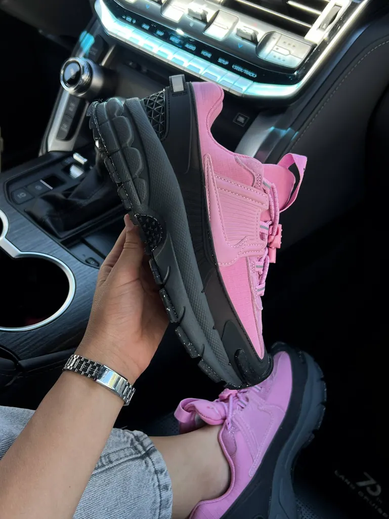 Nike Zoom Vomero 5 Roam Premium