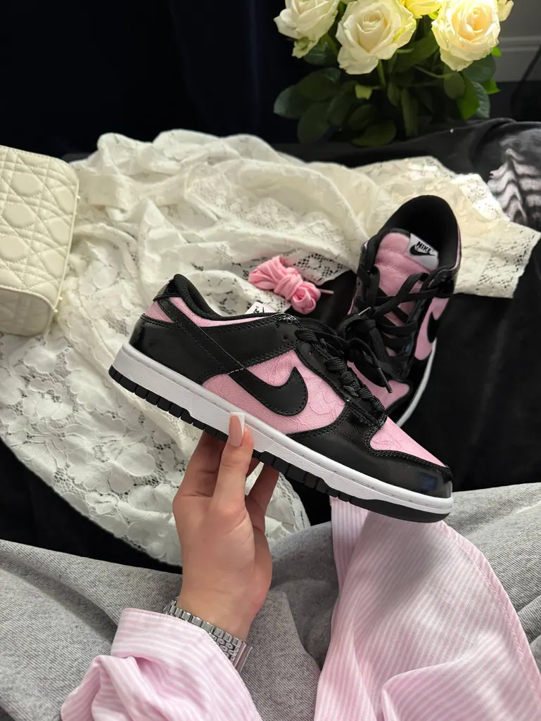 Nike SB Dunk Low Wmns Lace Pack Pink Black