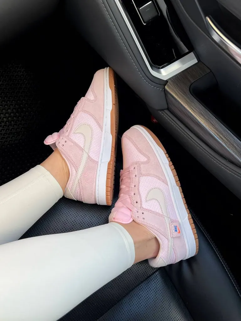 Nike SB Dunk Low Pink Premium