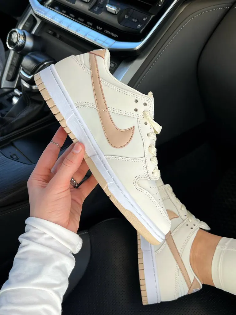 Nike SB Dunk Low Muslin Premium