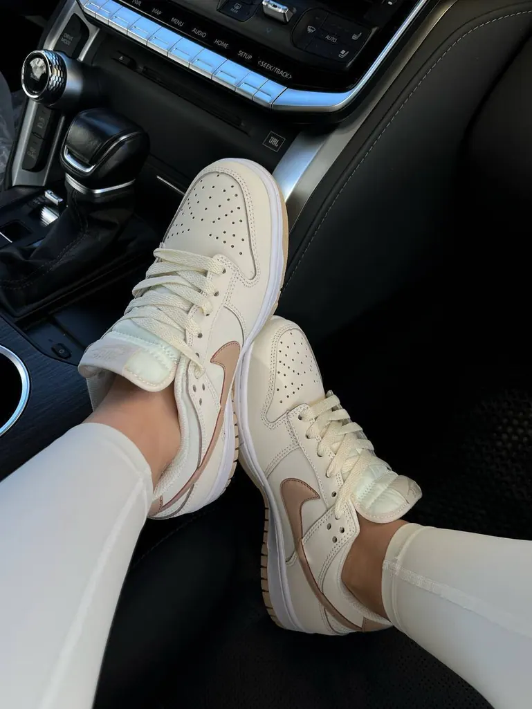 Nike SB Dunk Low Muslin Premium