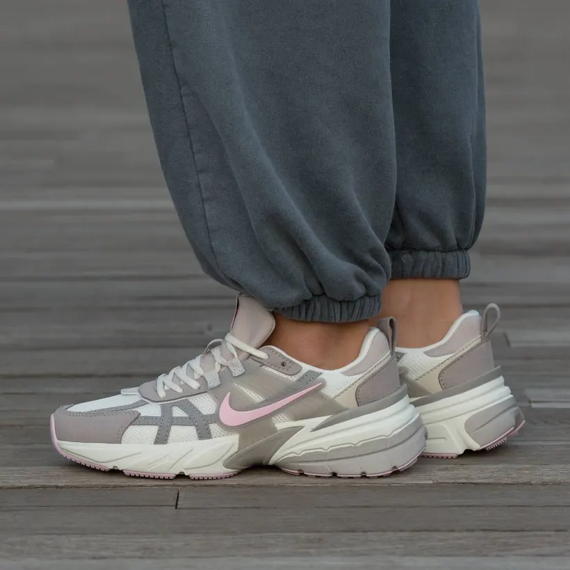 Nike Runtekk Pink Foam Vast Grey