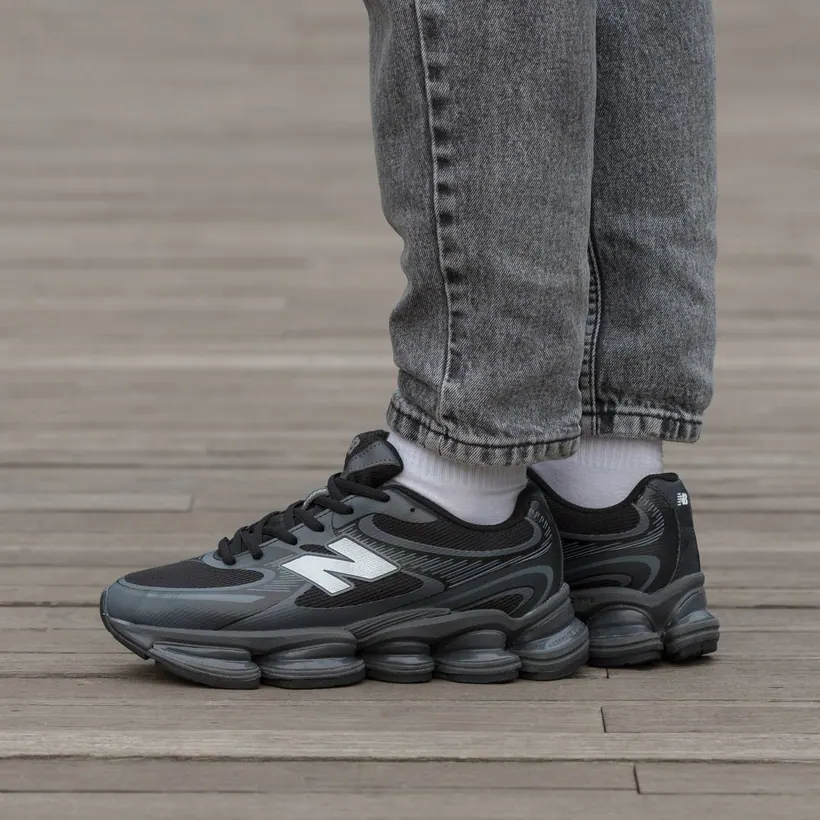 New Balance 2000 Black Grey
