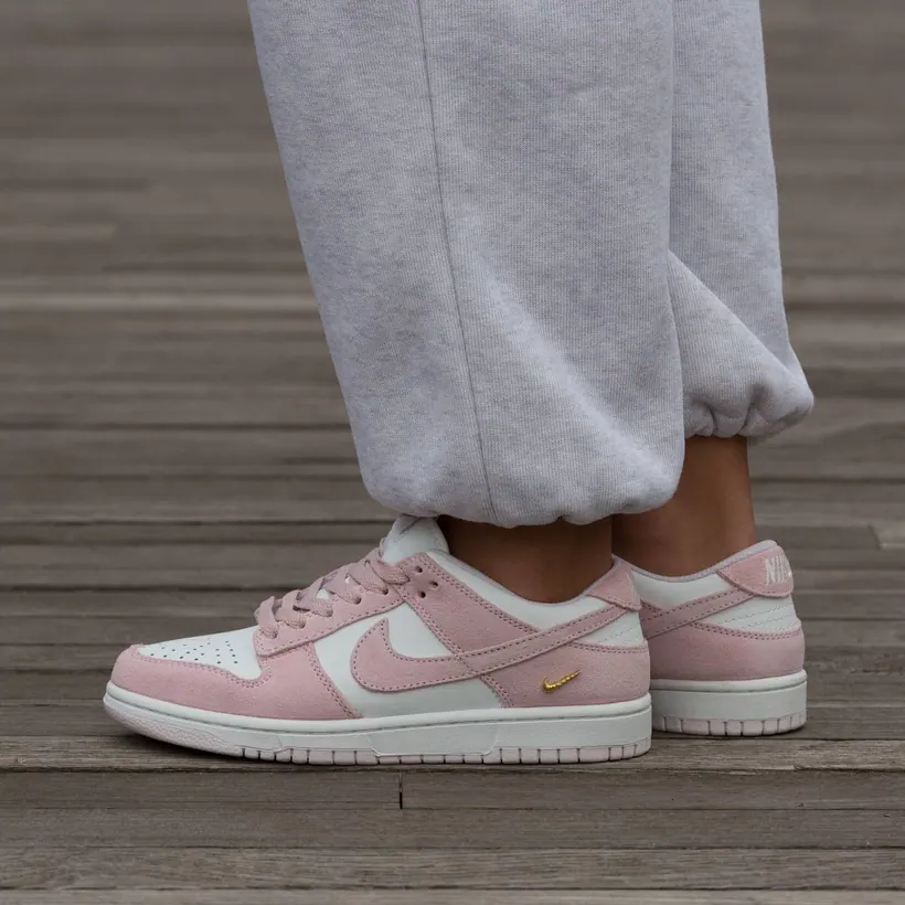 Nike SB Dunk Low Sail Pink