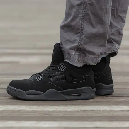 Air Jordan Retro 4 Fur Black Cat