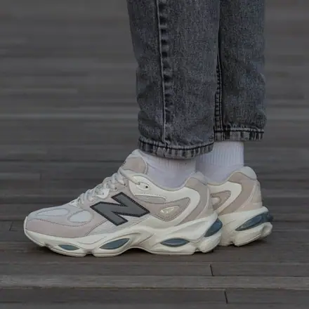 New Balance 983 Beige