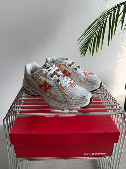 New Balance 740