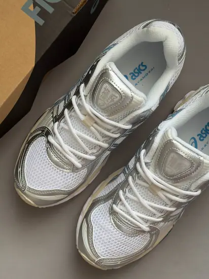 Gel-Kayano ‘White Dolphin