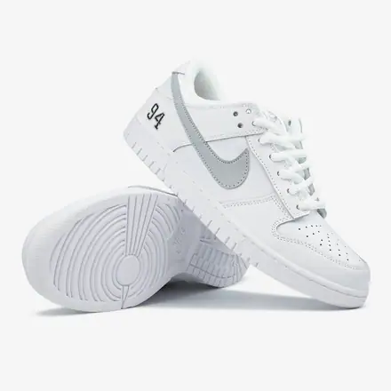 Nike SB Dunk Low x Supreme White Grey