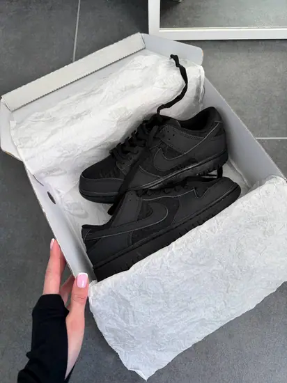 Nike sb DUNK LOW WMNS LACE PACK - REGAL FULL BLACK