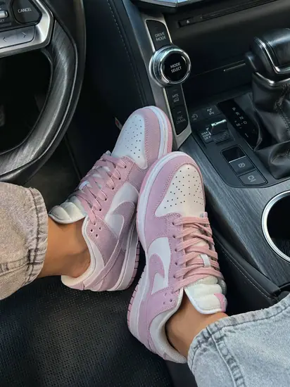 Nike SB Dunk Low Pink Premium