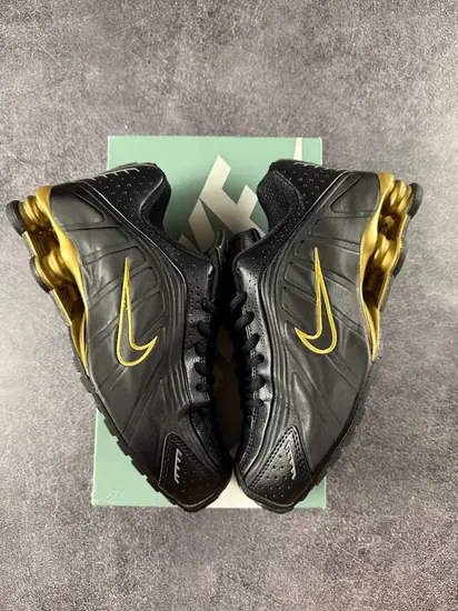 Nike Shox R4 Black Gold